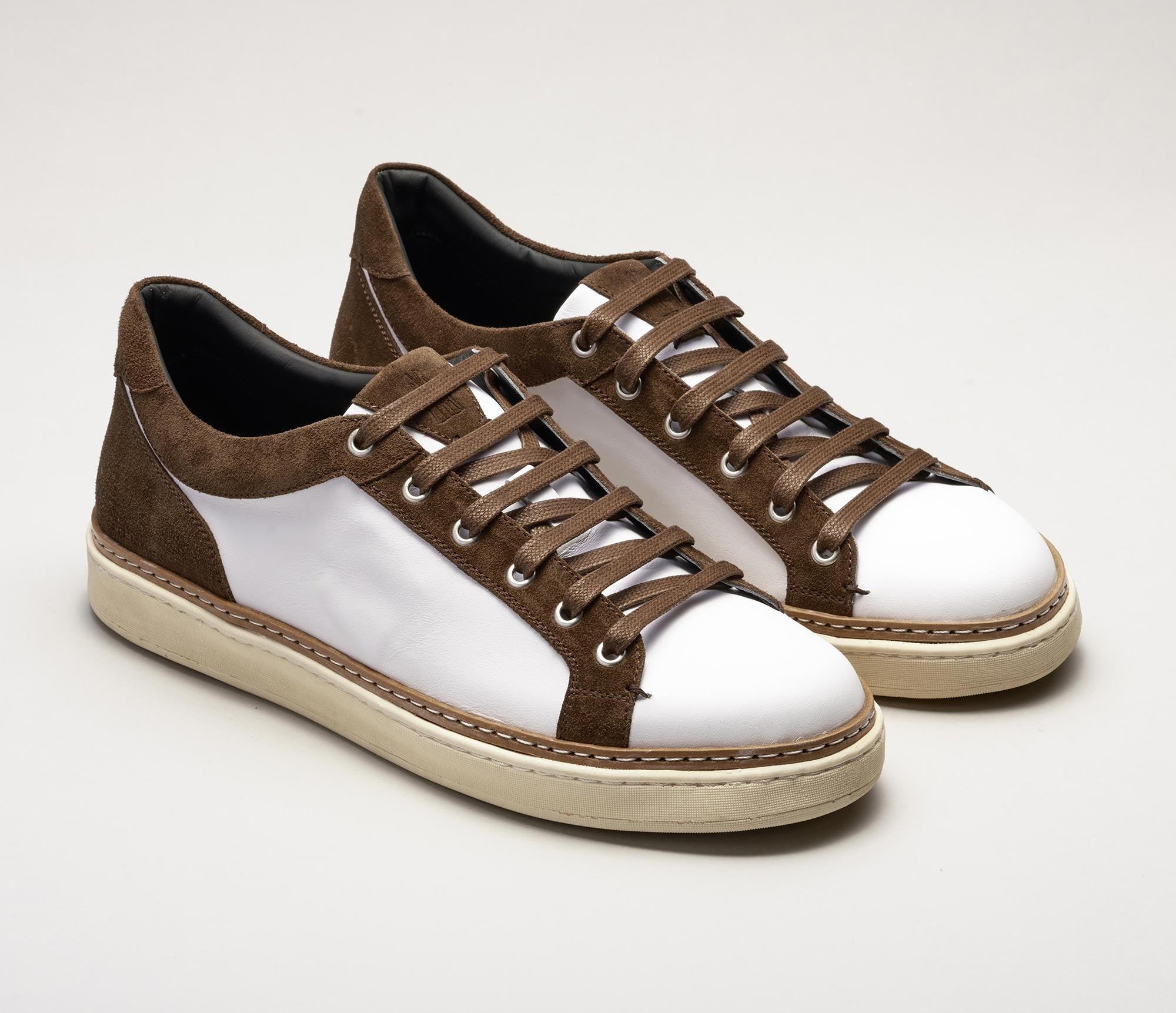 Binetto Suede Sneakers in Ciana Brown
