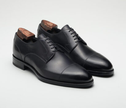 (product) Bergamo Nero Oxford, Front view of the pair