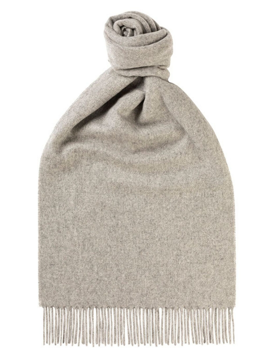 Classic cashmere scarf outlet
