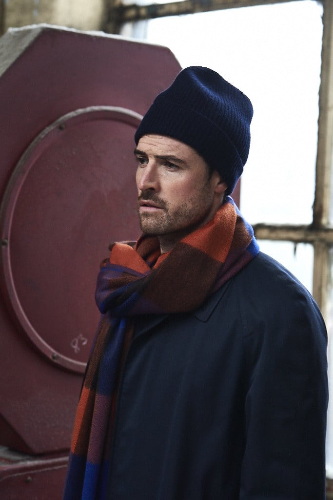 (product) Cobalt Block Check Cashmere Stole, close-up of vibrant pattern