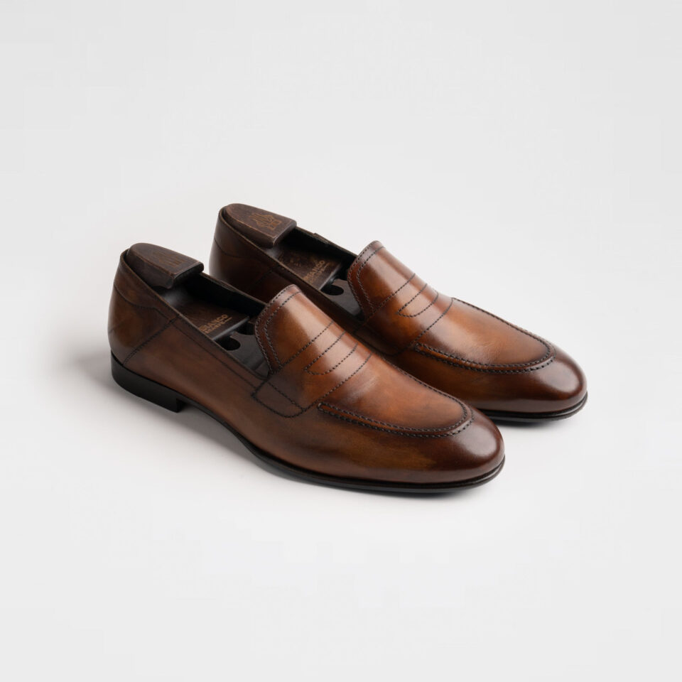(product) Nerano Cacao Loafer, Angled pair view